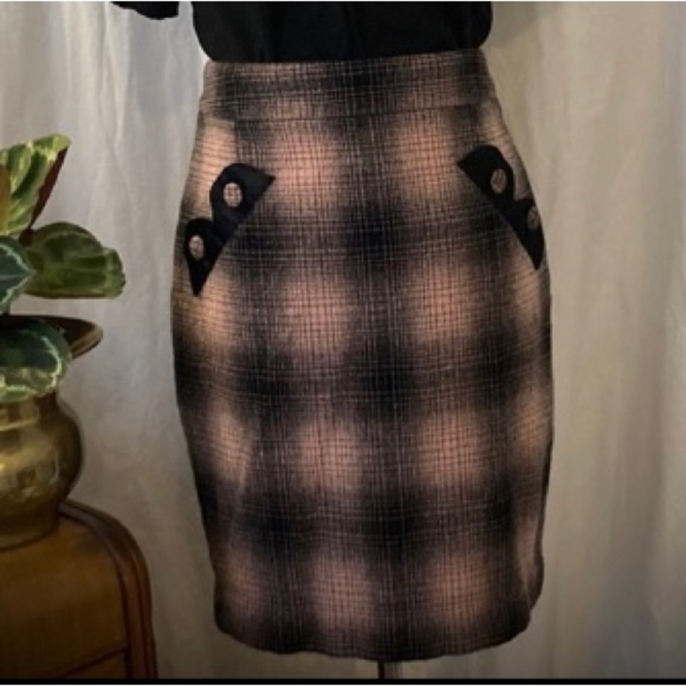Marc Jacobs retro style wool lined pencil skirt. Black and pink plaid, size 4